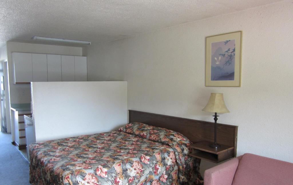 Brothers Inn Motel Принс-Джордж Номер фото